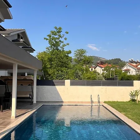 Modern With Private Pool In Center Βίλα