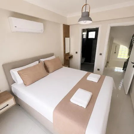 Modern With Private Pool In Center Βίλα Göcek