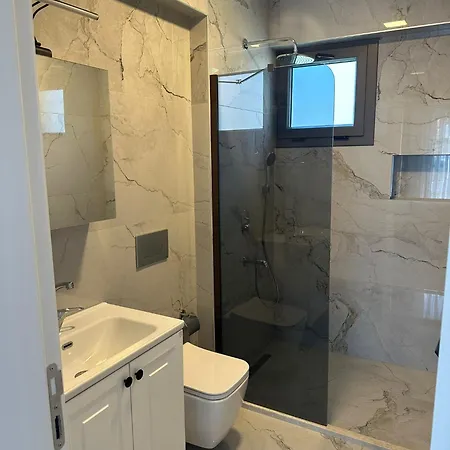 Modern With Private Pool In Center