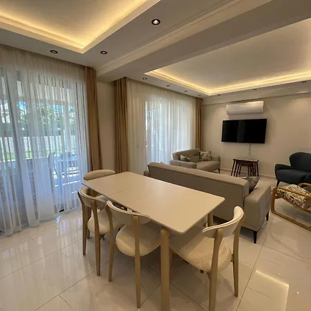 Modern With Private Pool In Center